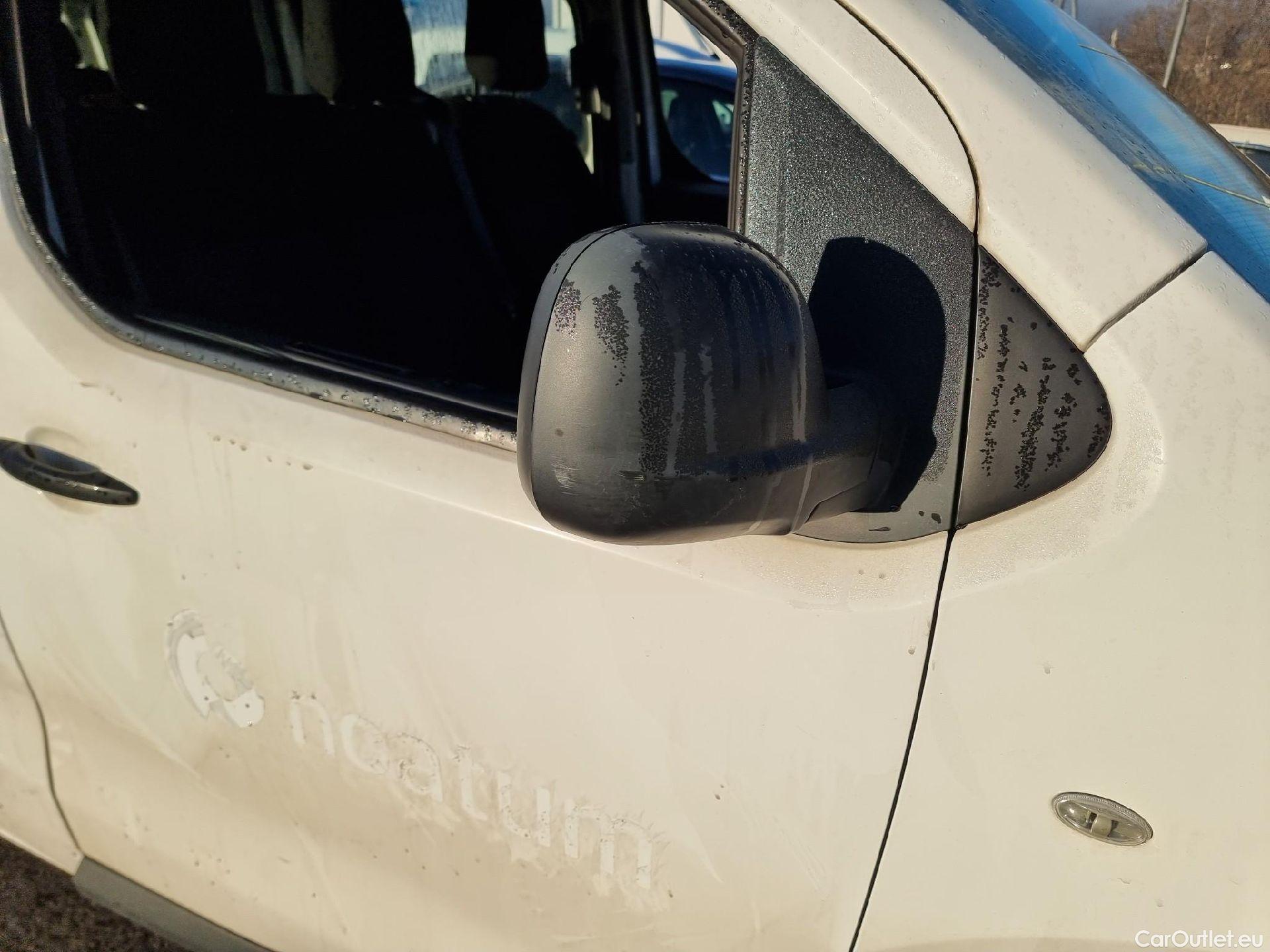  Peugeot  Expert PEUGEOT  / 2016 / 4P / combi Combi 1.6 BlueHDi 73KW (100CV) Standard #40