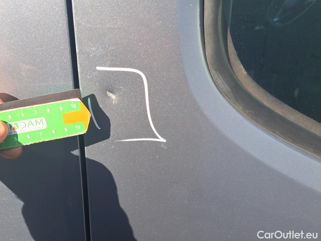  Opel  Combo OPEL  Life / 2018 / 5P / monovolumen compacto 1.5 TD 75kW (100CV) S/S Selective L (CX) #20