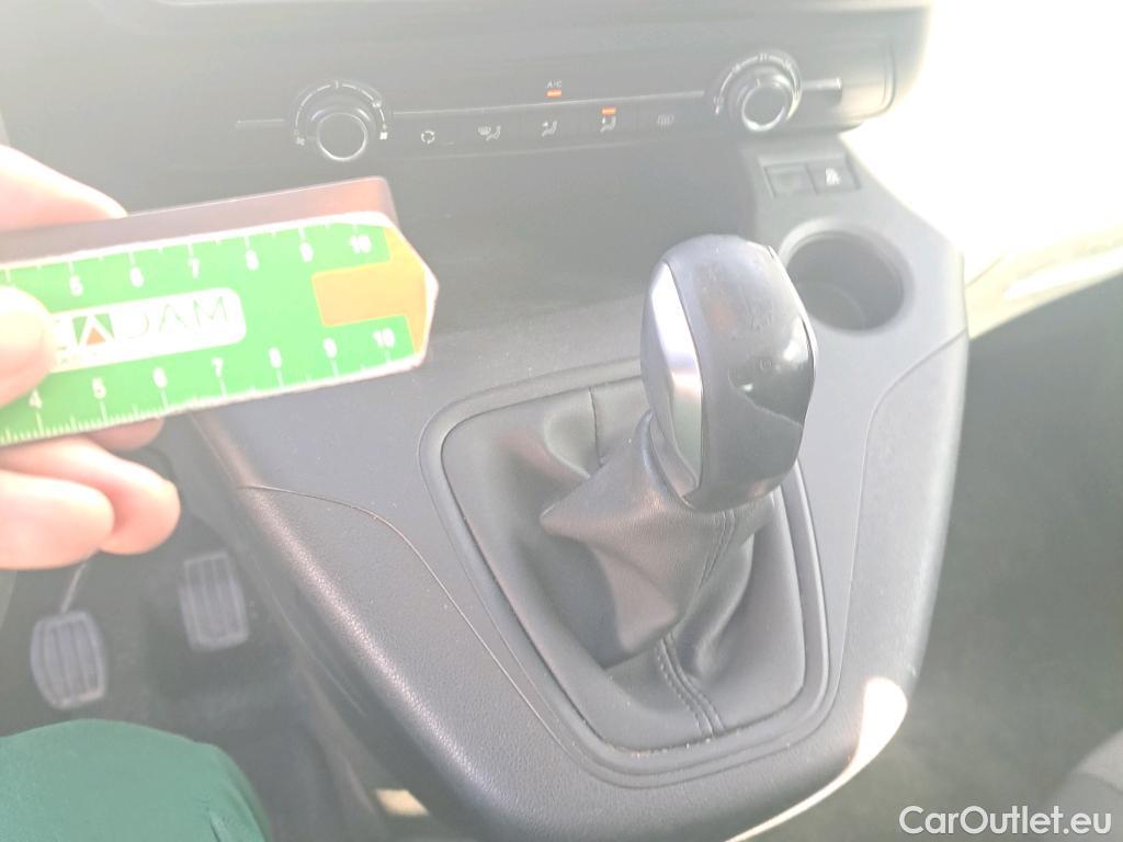  Opel  Combo OPEL  Life / 2018 / 5P / monovolumen compacto 1.5 TD 75kW (100CV) S/S Selective L (CX) #62