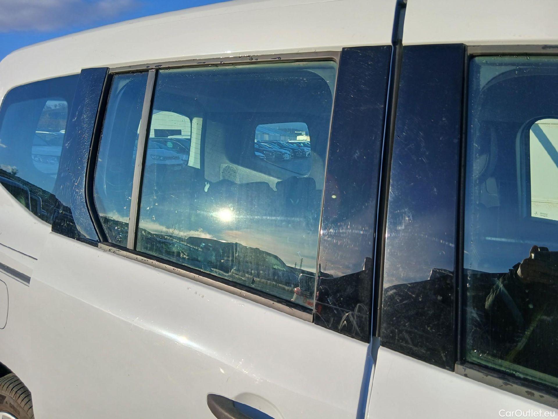  Renault  Kangoo RENAULT  Combi / 2021 / 5P / combi Life Edition One 1.5 Blue dCi 70kW(95CV) (IND)(AC) #42