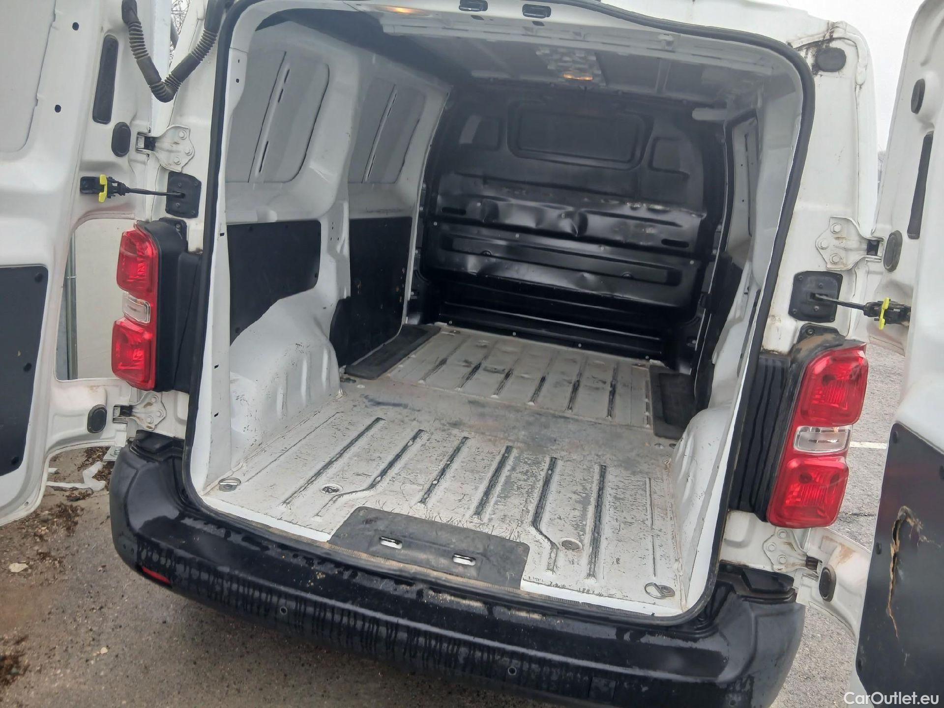  Peugeot  Expert PEUGEOT  / 2016 / 4P / furgón Furgón Premium 1.5 BlueHDi 120 Standard #6