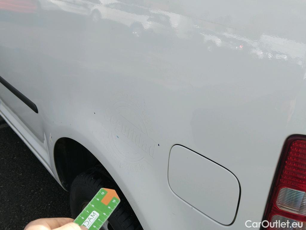  Volkswagen  Caddy VOLKSWAGEN  VU 4p 3G furgón derivado de t Furgón 2.0 TDI 110cv 4motion 4p #21