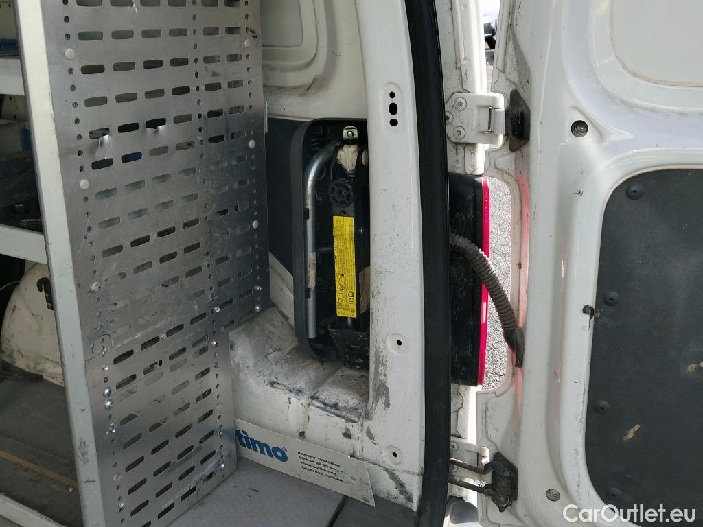  Volkswagen  Caddy VOLKSWAGEN  VU 4p 3G furgón derivado de t Furgón 2.0 TDI 110cv 4motion 4p #5