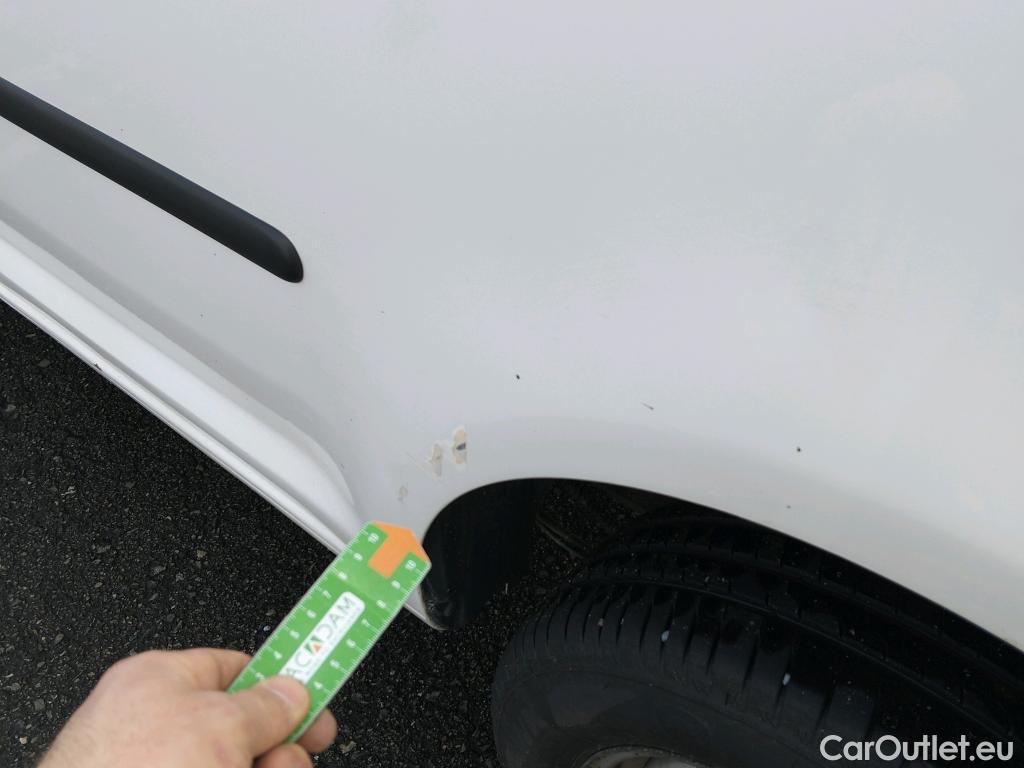  Volkswagen  Caddy VOLKSWAGEN  VU 4p 3G furgón derivado de t Furgón 2.0 TDI 110cv 4motion 4p #33