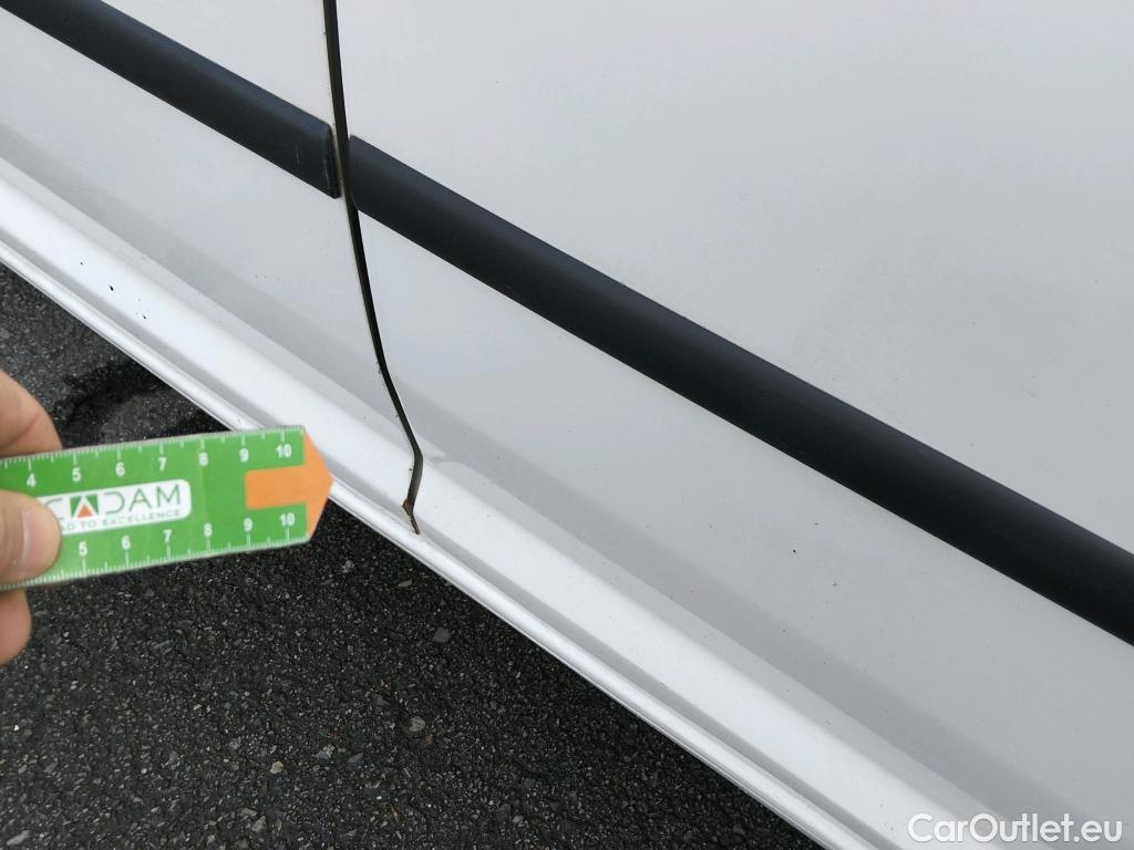  Volkswagen  Caddy VOLKSWAGEN  VU 4p 3G furgón derivado de t Furgón 2.0 TDI 110cv 4motion 4p #17