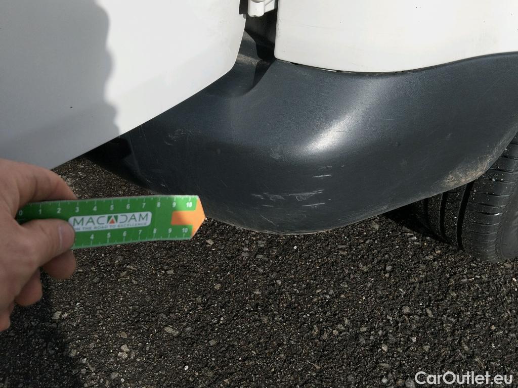  Volkswagen  Caddy VOLKSWAGEN  VU 4p 3G furgón derivado de t Furgón 2.0 TDI 110cv 4motion 4p #26