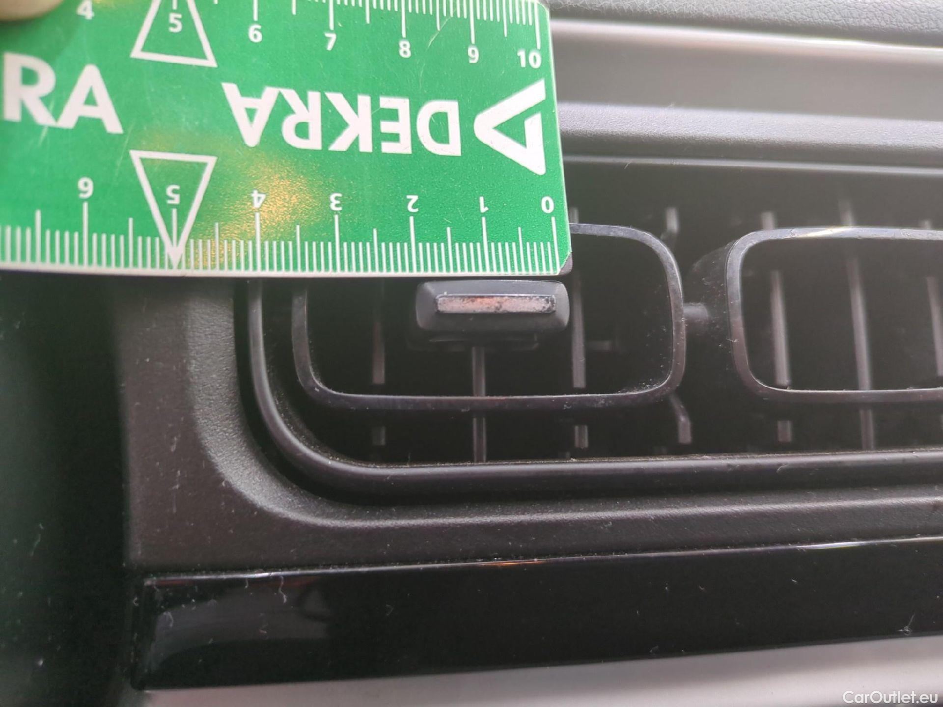  Citroen  C3  Feel Pack 1.2 PureTech 80CV BVM5 E6d #6