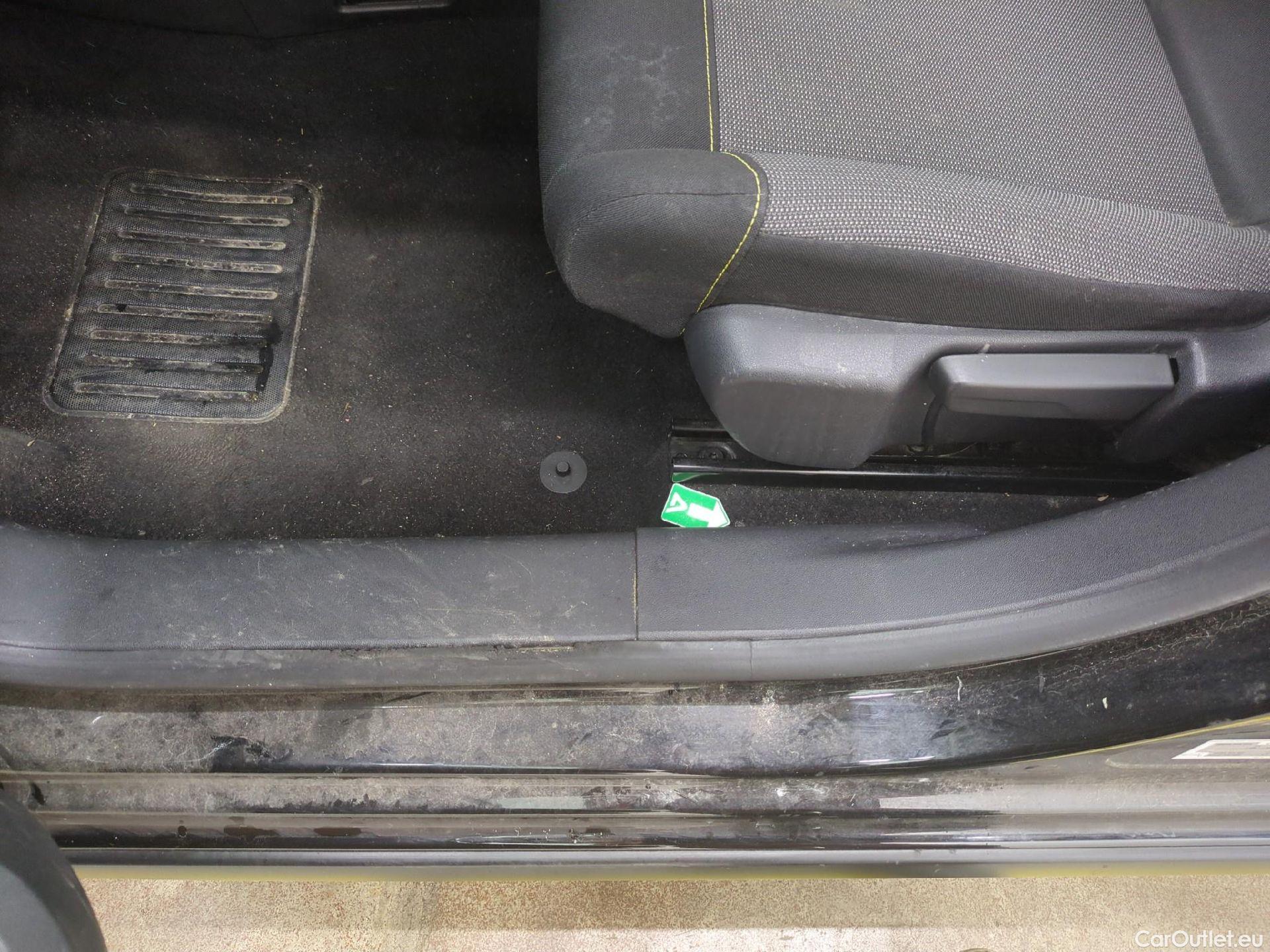  Citroen  C3  Feel Pack 1.2 PureTech 80CV BVM5 E6d #4