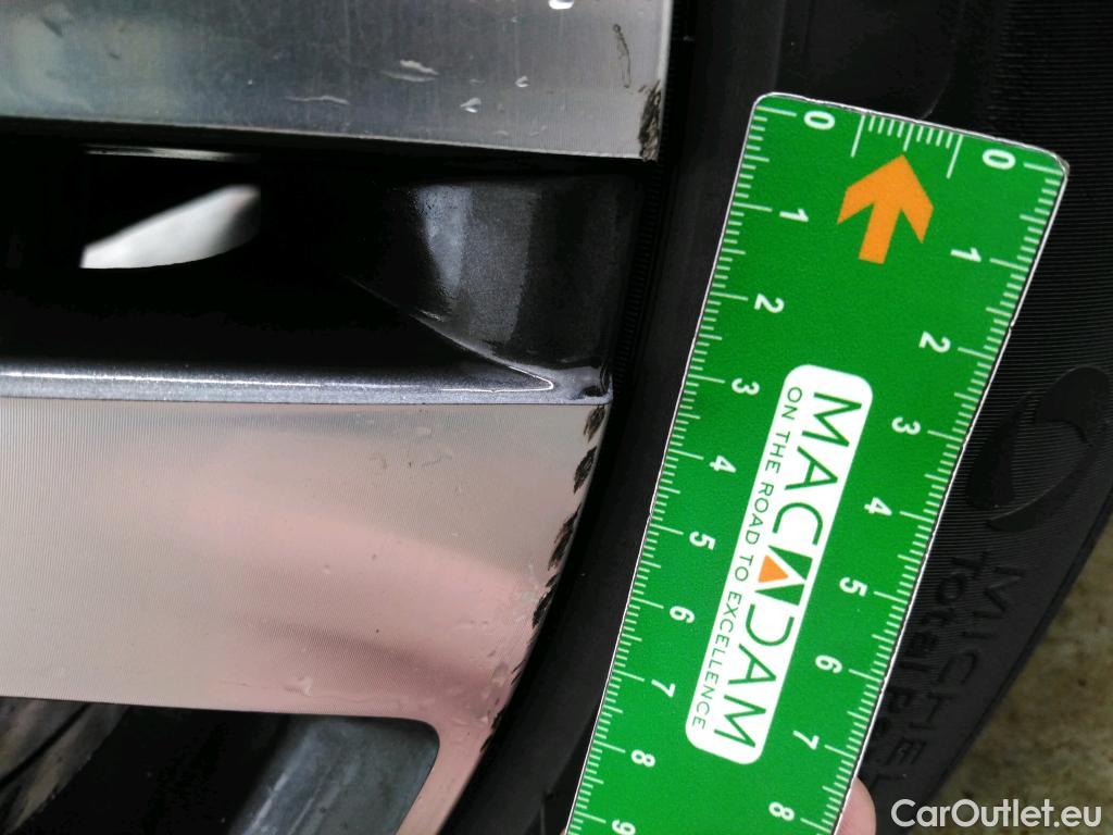  Peugeot  3008 PEUGEOT  / 2020 / 5P / SUV 1.6 HYBRID 225 E-EAT8 Allure Pack #9