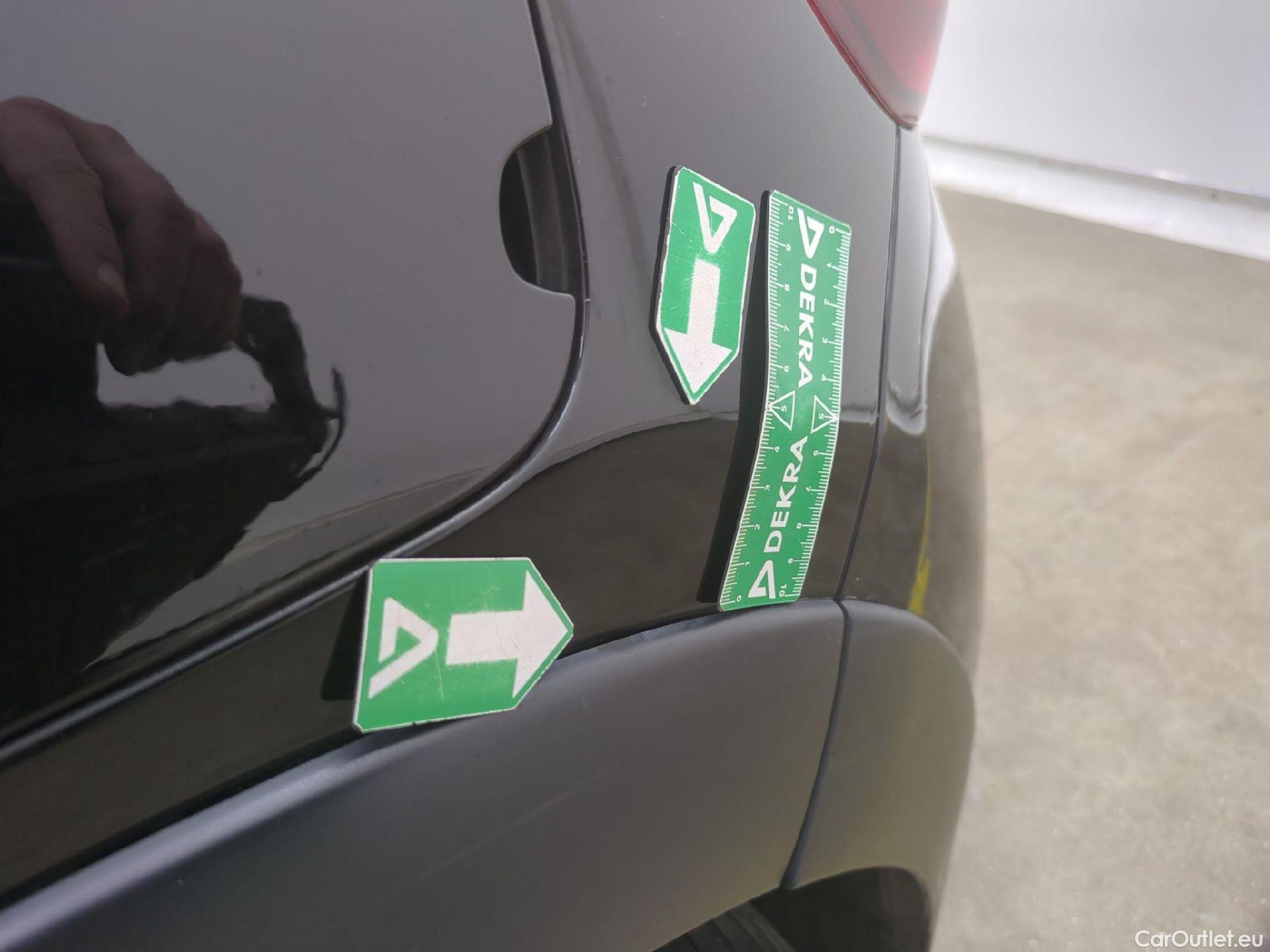  Citroen  C3  Feel Pack 1.2 PureTech 80CV BVM5 E6d #36