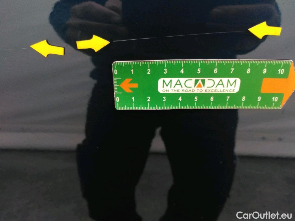  Peugeot  3008 PEUGEOT  / 2020 / 5P / SUV 1.6 HYBRID 225 E-EAT8 Allure Pack #17