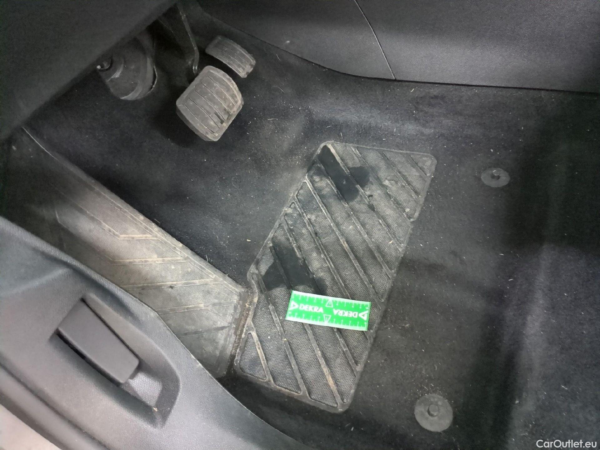  Peugeot  5008  Active Pack 1.2 PureTech 130CV BVA8 7 Sieges E6d #7