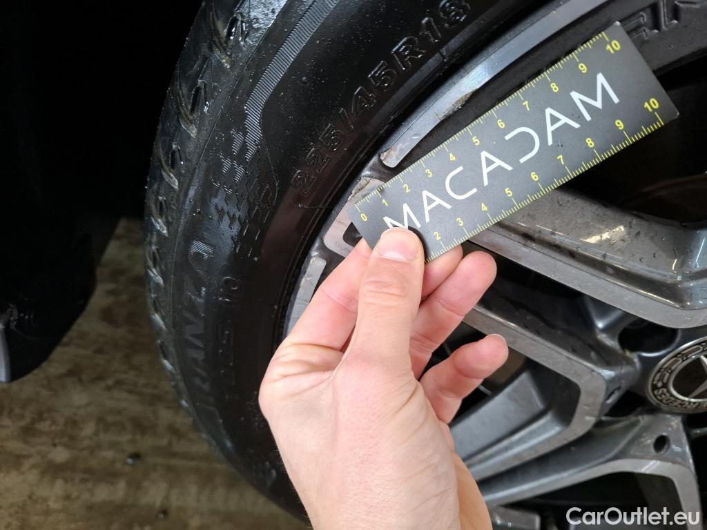  Mercedes  A-Klasse MERCEDES-BENZ Classe A Compact / 2018 / 5P / Berline A 180 AMG Line 7G-DCT #12