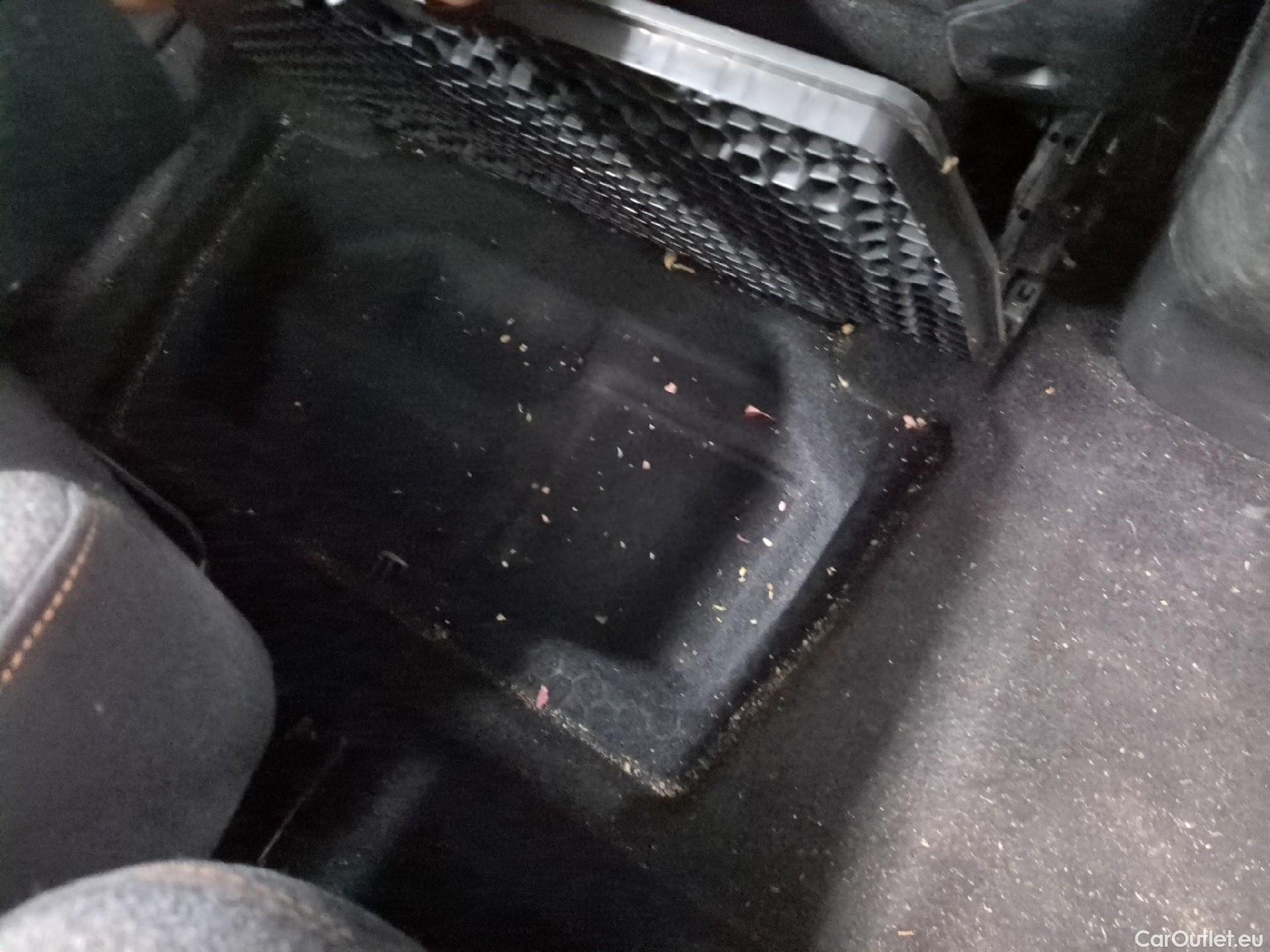  Peugeot  5008  Active Pack 1.2 PureTech 130CV BVA8 7 Sieges E6d #9