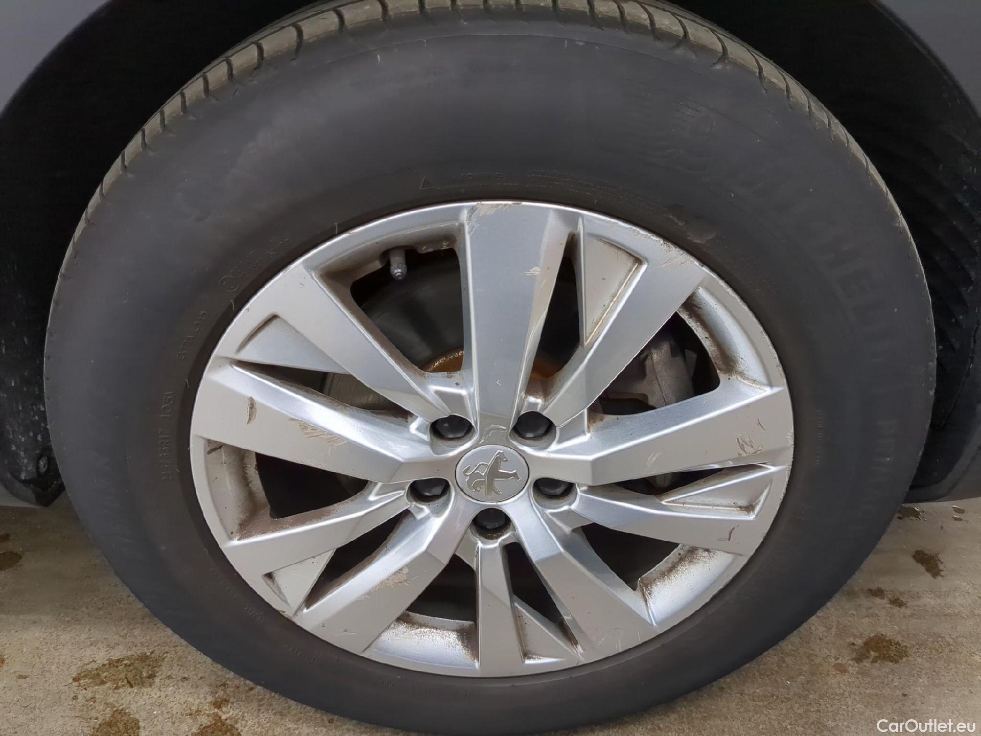  Peugeot  5008  Active Pack 1.2 PureTech 130CV BVA8 7 Sieges E6d #11