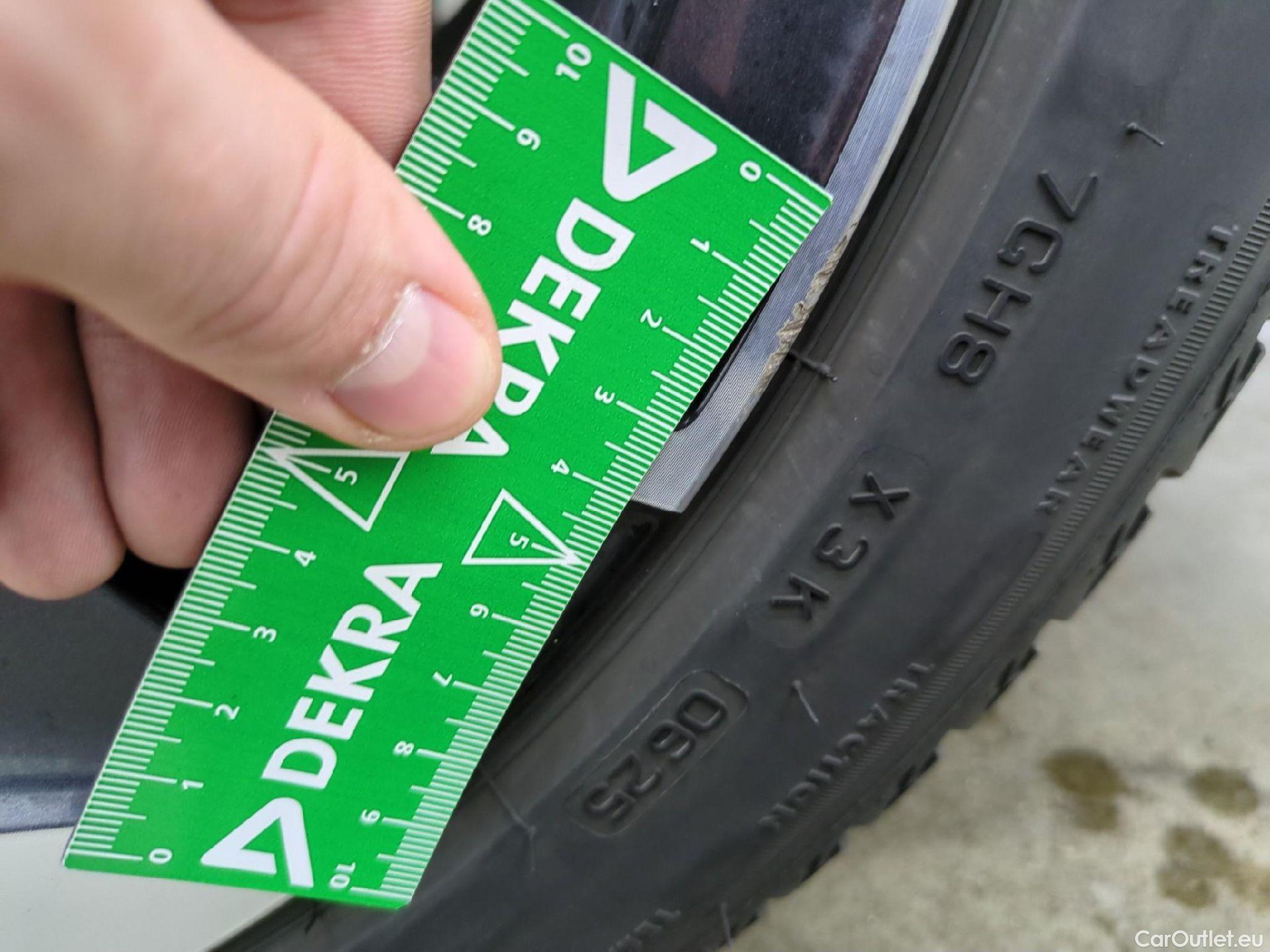  Peugeot  308 PEUGEOT  SW / 2021 / 5P / Break BlueHDi 130 EAT8 ALLURE PACK #19