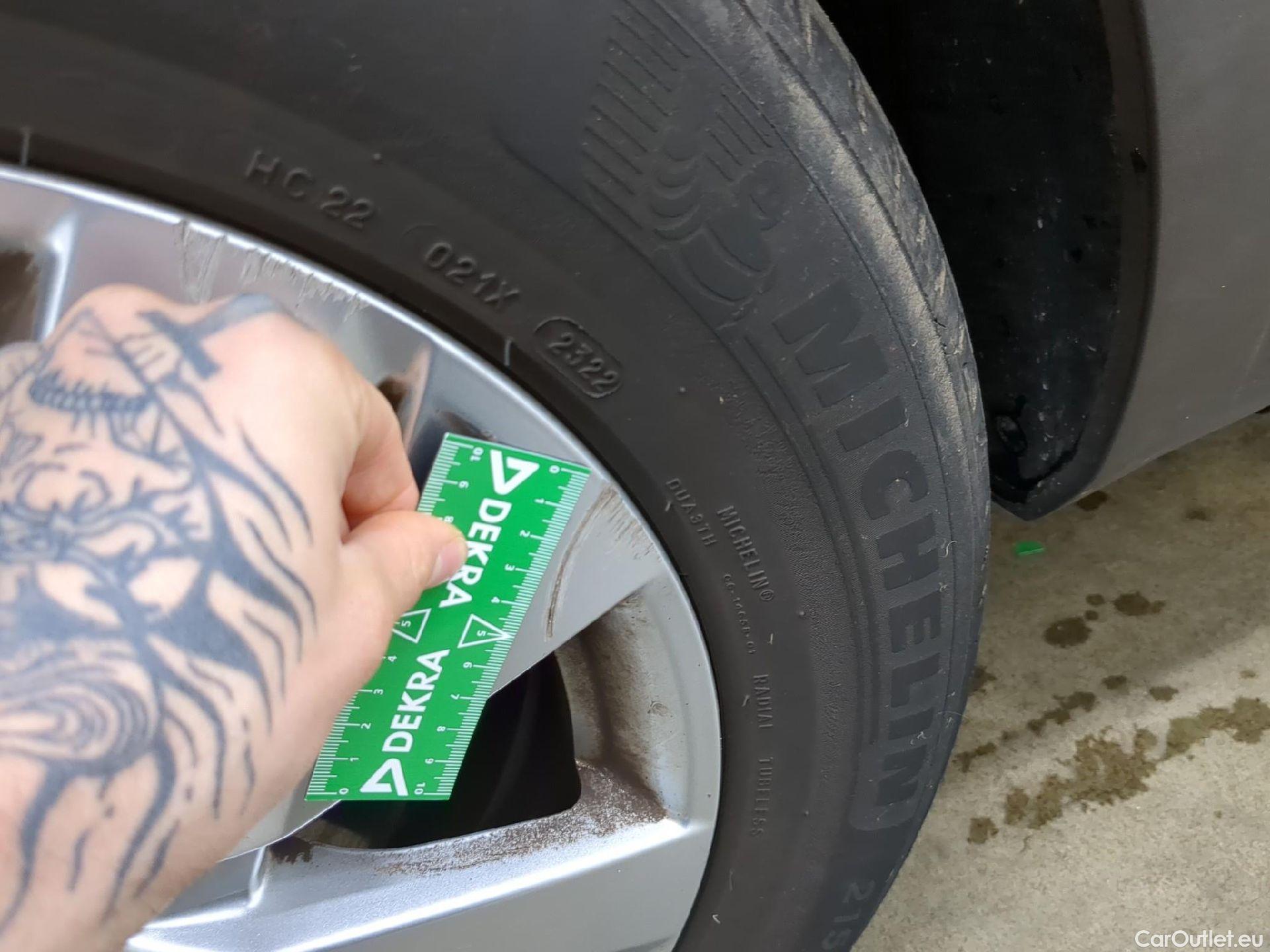  Peugeot  5008  Active Pack 1.2 PureTech 130CV BVA8 7 Sieges E6d #19