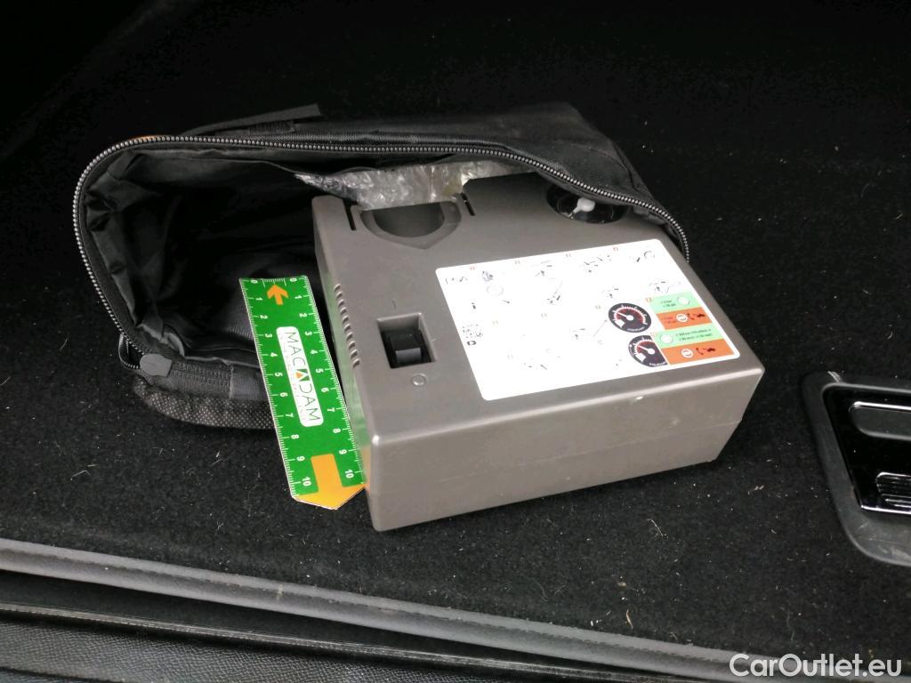  Peugeot  3008 PEUGEOT  / 2020 / 5P / SUV 1.6 HYBRID 225 E-EAT8 Allure Pack #7