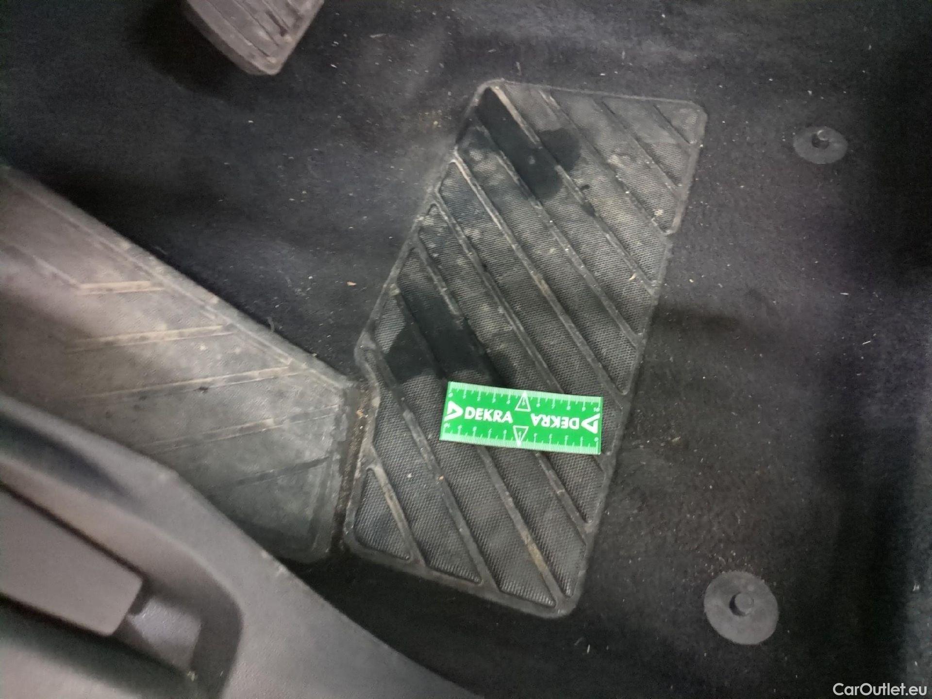  Peugeot  5008  Active Pack 1.2 PureTech 130CV BVA8 7 Sieges E6d #1