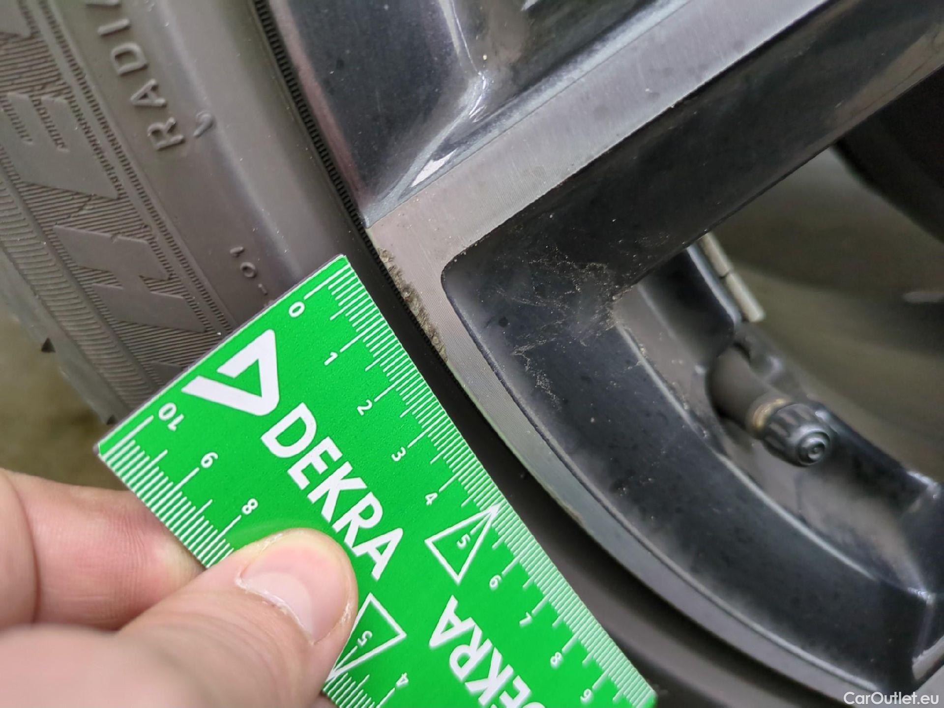  Peugeot  308 PEUGEOT  SW / 2021 / 5P / Break BlueHDi 130 EAT8 ALLURE PACK #17