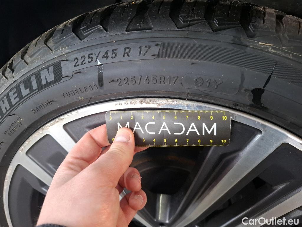  Bmw  Serie 1 BMW Série 1 2019 5P Berline 15 116D Business Design #42