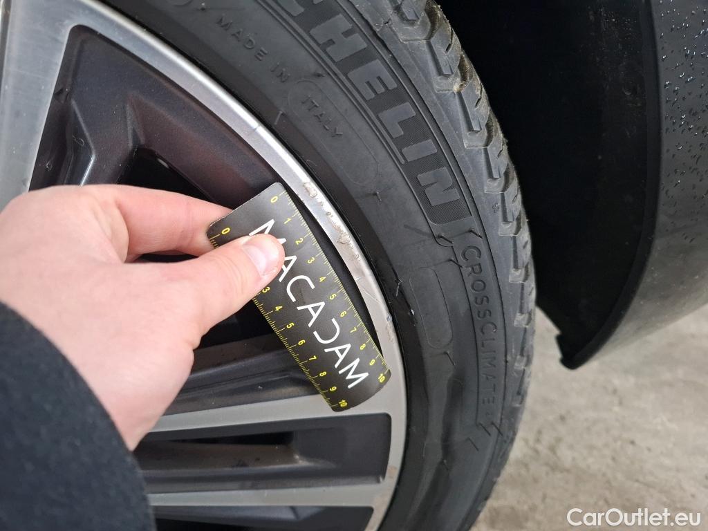  Bmw  Serie 1 BMW Série 1 2019 5P Berline 15 116D Business Design #38