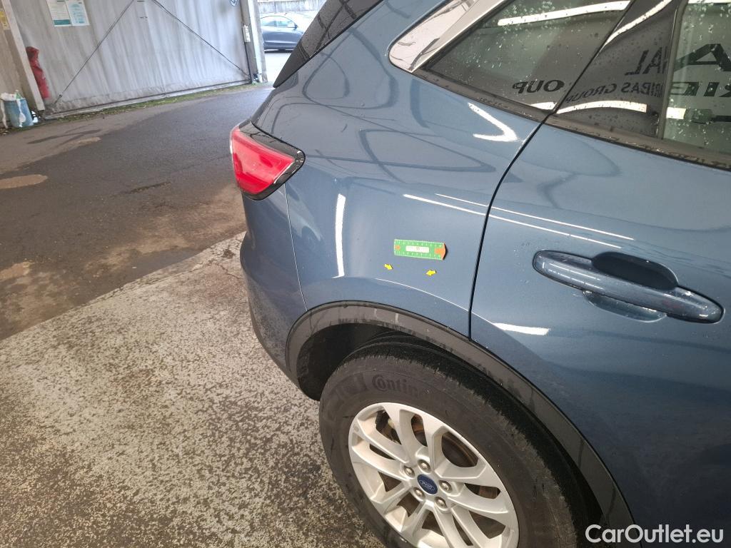  Ford  Kuga FORD  / 2019 / 5P / SUV 2.5 190 hybrid Flexifuel Pshift Titanium #1