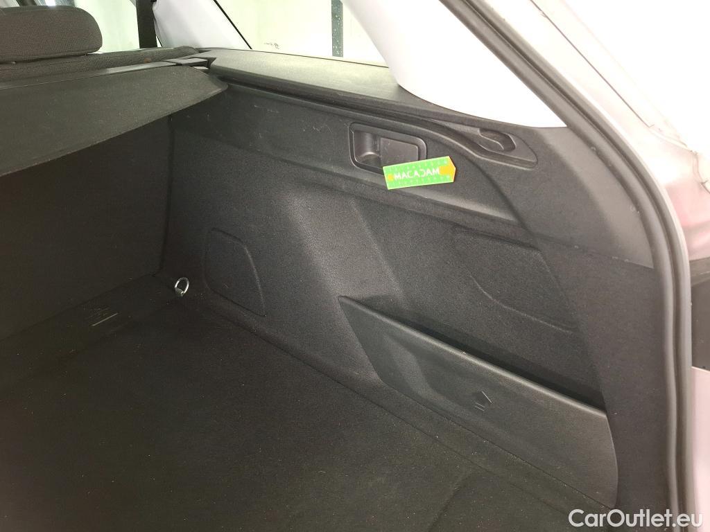  Peugeot  308 PEUGEOT  SW  2017  5P  Break BlueHDi 130 Allure Business #66