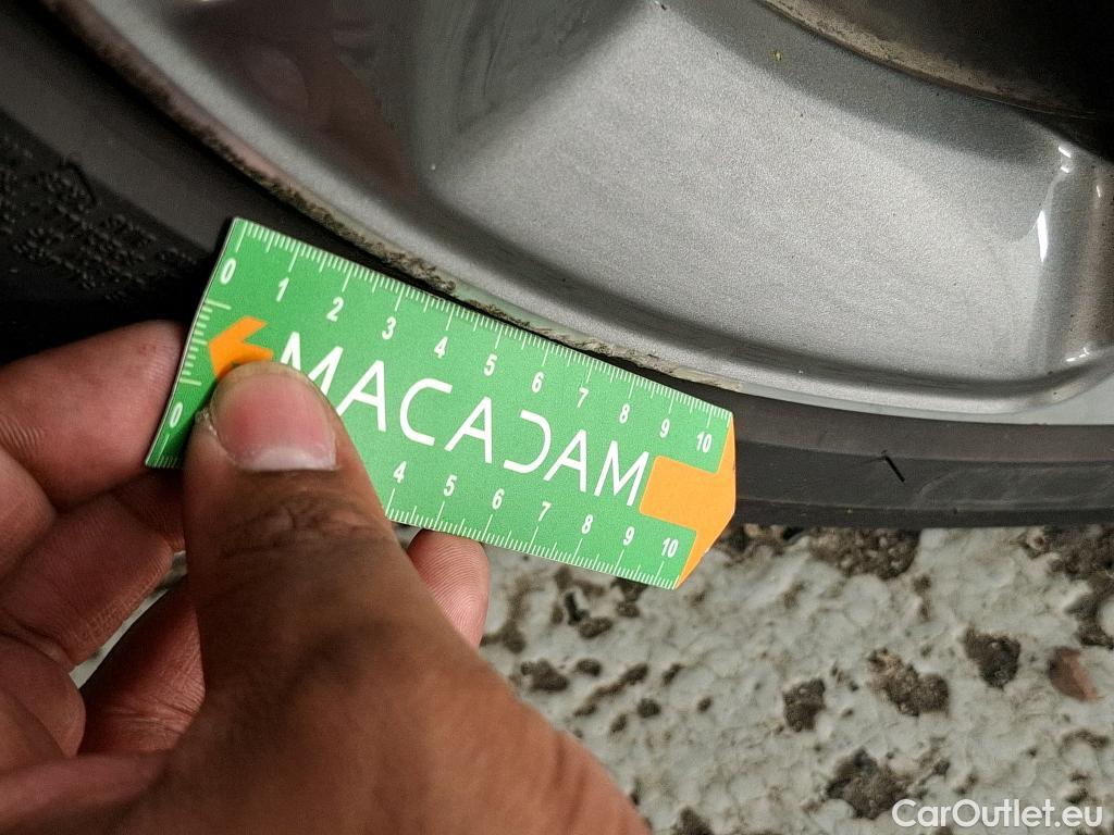  Peugeot  308 PEUGEOT  SW  2017  5P  Break BlueHDi 130 Allure Business #45