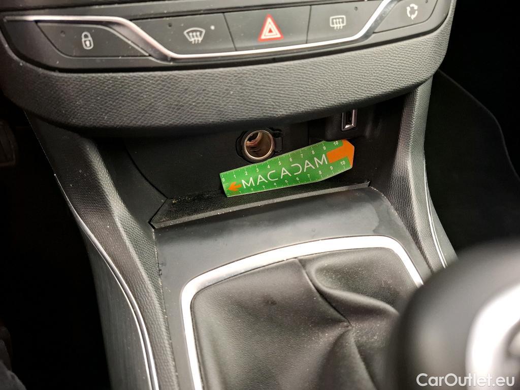  Peugeot  308 PEUGEOT  SW  2017  5P  Break BlueHDi 130 Allure Business #83