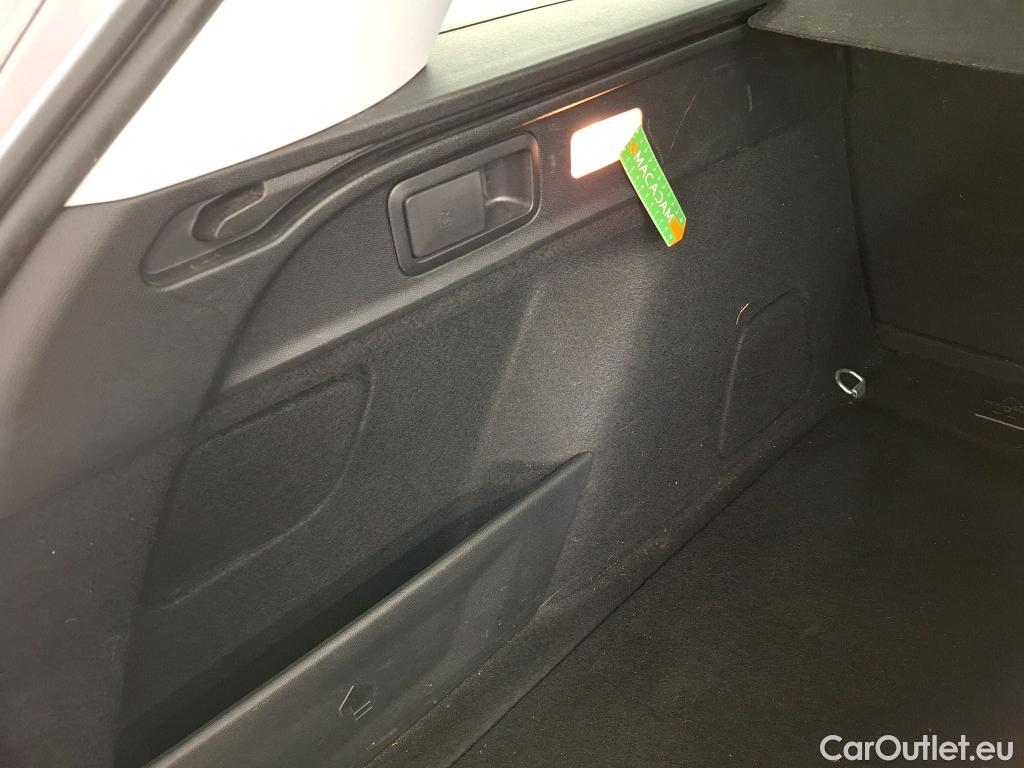  Peugeot  308 PEUGEOT  SW  2017  5P  Break BlueHDi 130 Allure Business #72