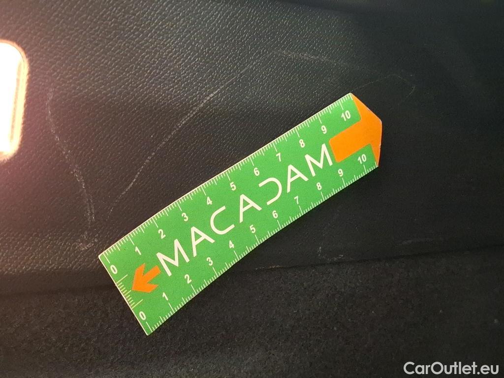  Peugeot  308 PEUGEOT  SW  2017  5P  Break BlueHDi 130 Allure Business #74