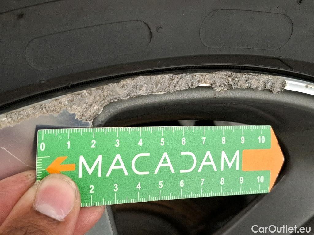  Peugeot  308 PEUGEOT  SW  2017  5P  Break BlueHDi 130 Allure Business #17