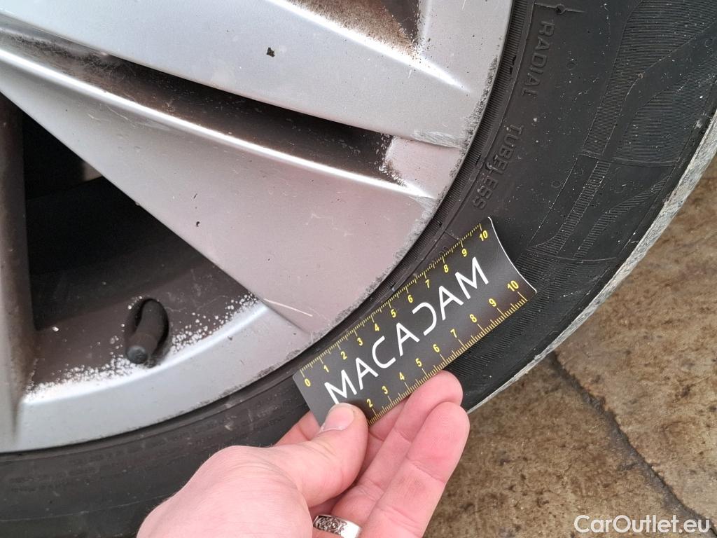  Volkswagen  Golf  VOLKSWAGEN / 2020 / 5P / Berline 2.0 TDI SCR 150 DSG7 Life Busi 1st #49