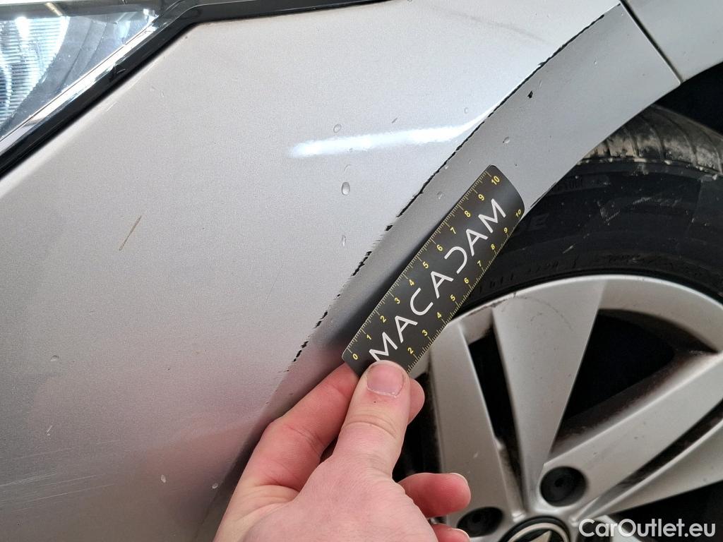  Volkswagen  Golf  VOLKSWAGEN / 2020 / 5P / Berline 2.0 TDI SCR 150 DSG7 Life Busi 1st #36