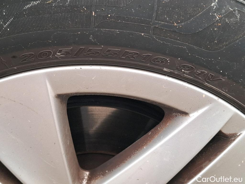  Volkswagen  Golf  VOLKSWAGEN / 2020 / 5P / Berline 2.0 TDI SCR 150 DSG7 Life Busi 1st #42