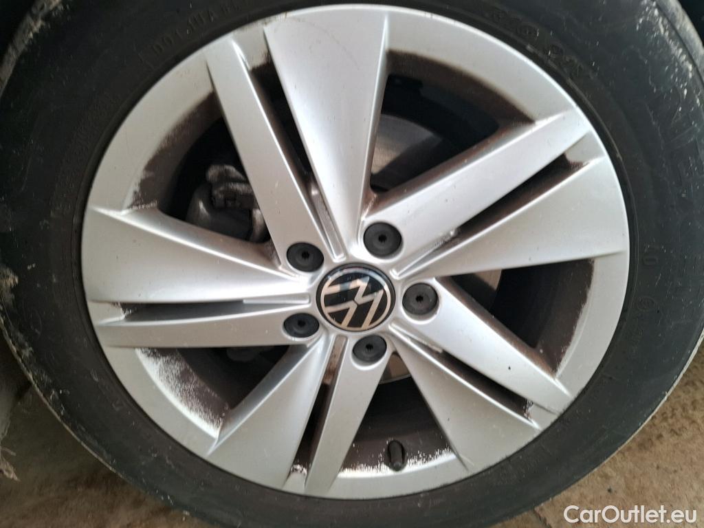  Volkswagen  Golf  VOLKSWAGEN / 2020 / 5P / Berline 2.0 TDI SCR 150 DSG7 Life Busi 1st #46