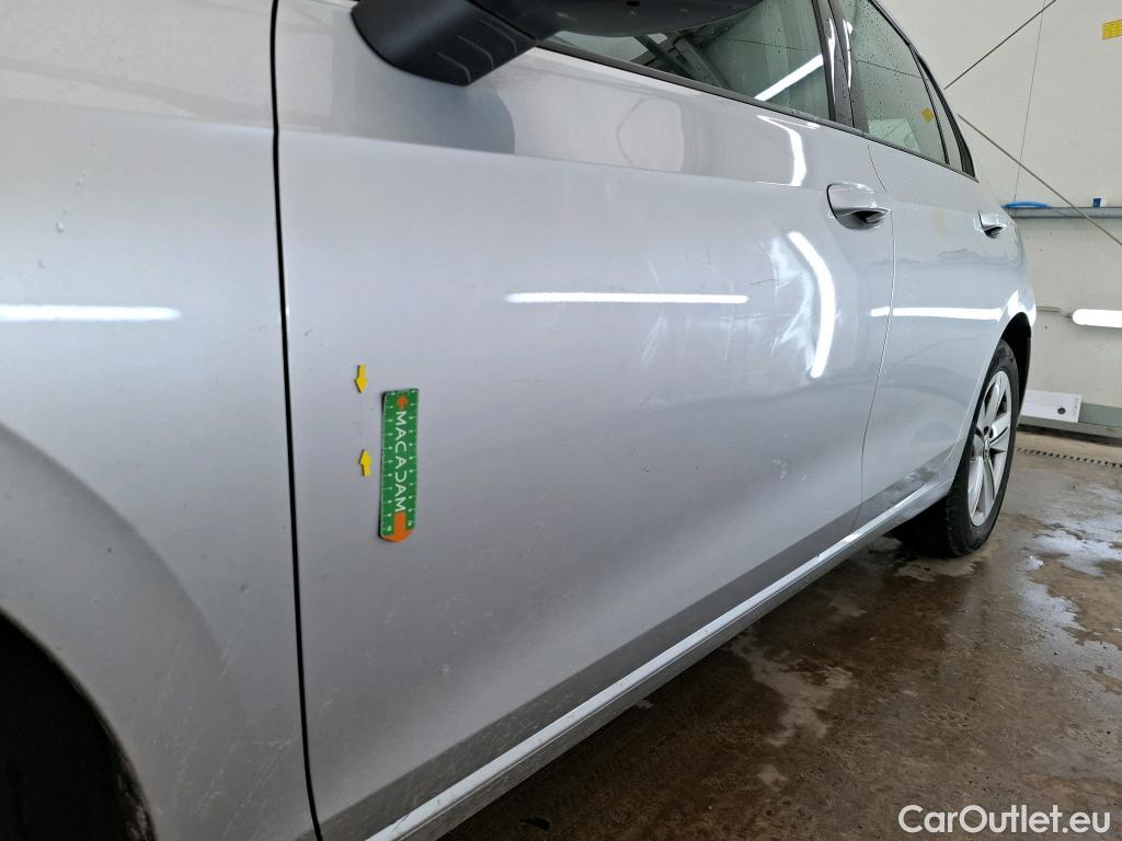  Volkswagen  Golf  VOLKSWAGEN / 2020 / 5P / Berline 2.0 TDI SCR 150 DSG7 Life Busi 1st #28