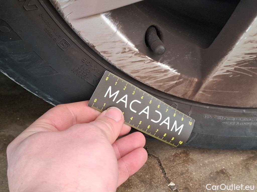  Volkswagen  Golf  VOLKSWAGEN / 2020 / 5P / Berline 2.0 TDI SCR 150 DSG7 Life Busi 1st #59