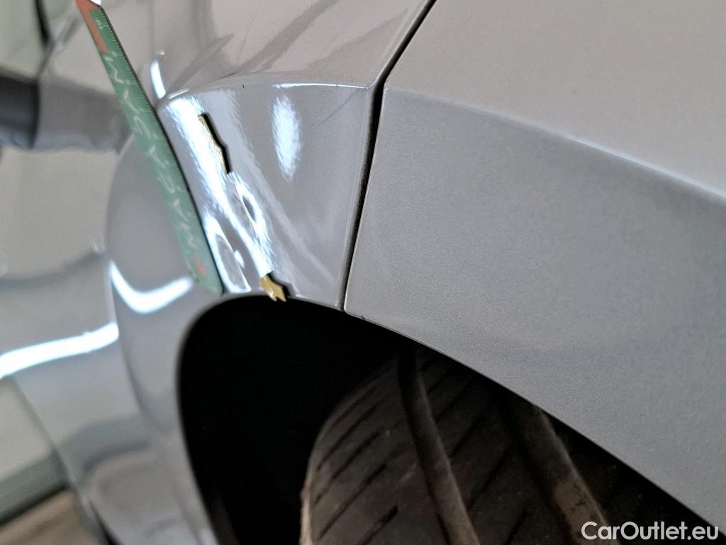  Volkswagen  Golf  VOLKSWAGEN / 2020 / 5P / Berline 2.0 TDI SCR 150 DSG7 Life Busi 1st #5