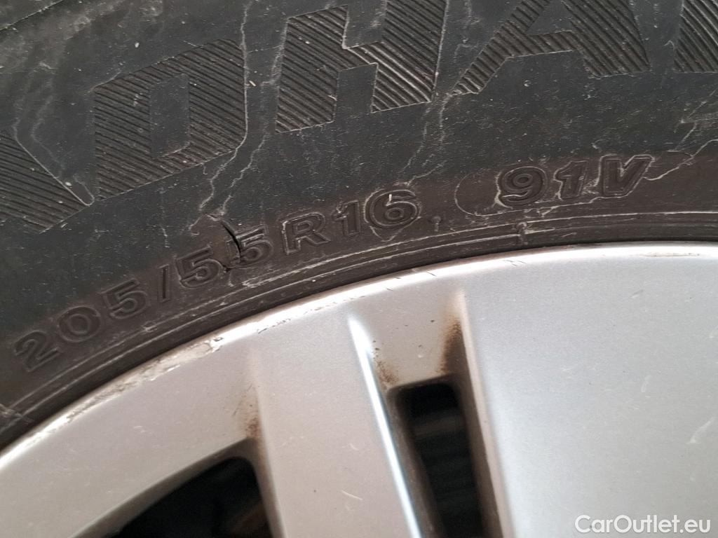  Volkswagen  Golf  VOLKSWAGEN / 2020 / 5P / Berline 2.0 TDI SCR 150 DSG7 Life Busi 1st #39