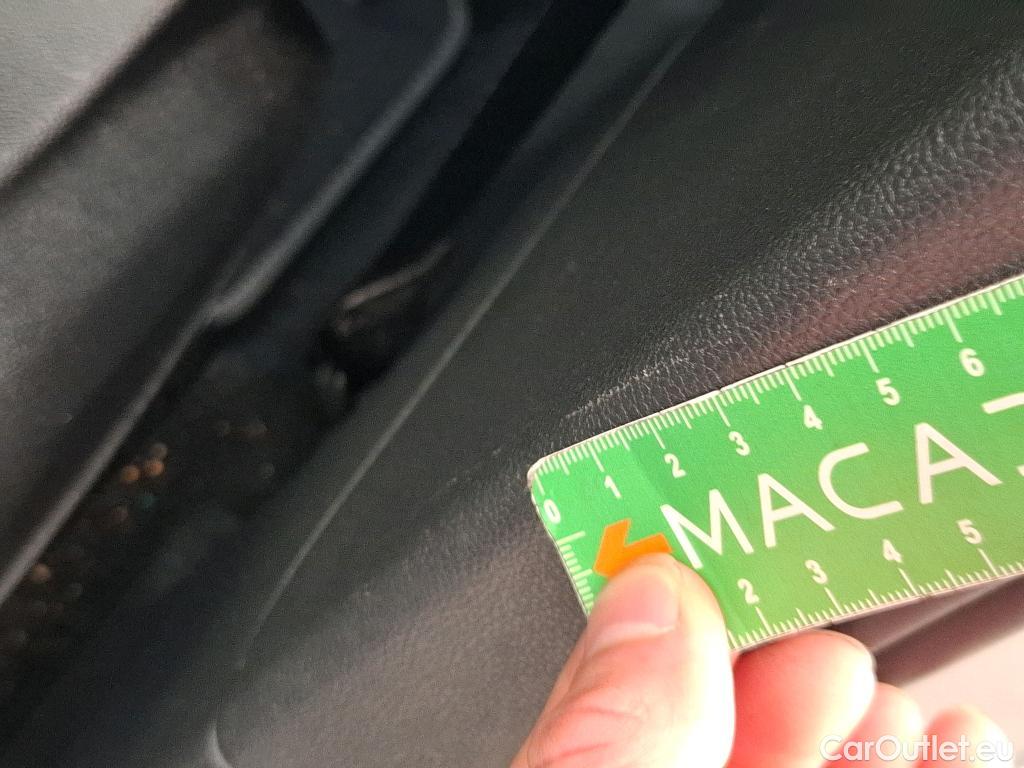  Volkswagen  Golf  VOLKSWAGEN / 2020 / 5P / Berline 2.0 TDI SCR 150 DSG7 Life Busi 1st #25