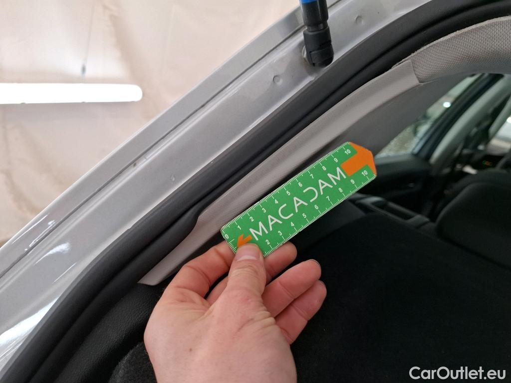  Volkswagen  Golf  VOLKSWAGEN / 2020 / 5P / Berline 2.0 TDI SCR 150 DSG7 Life Busi 1st #35