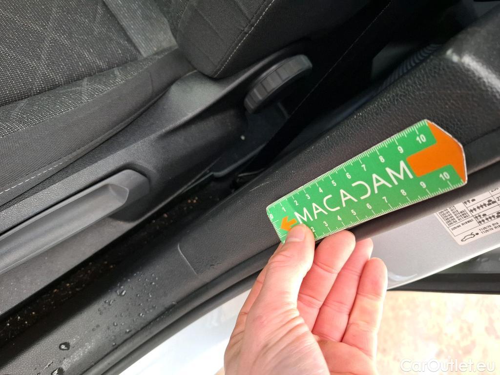  Volkswagen  Golf  VOLKSWAGEN / 2020 / 5P / Berline 2.0 TDI SCR 150 DSG7 Life Busi 1st #24