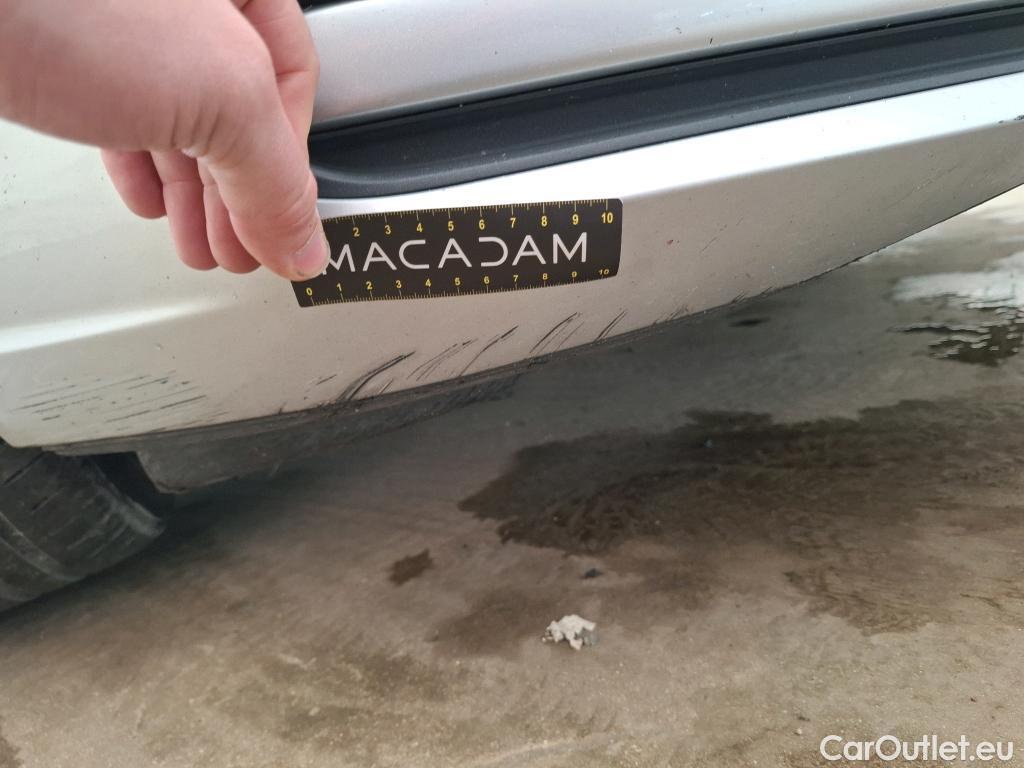  Volkswagen  Golf  VOLKSWAGEN / 2020 / 5P / Berline 2.0 TDI SCR 150 DSG7 Life Busi 1st #30