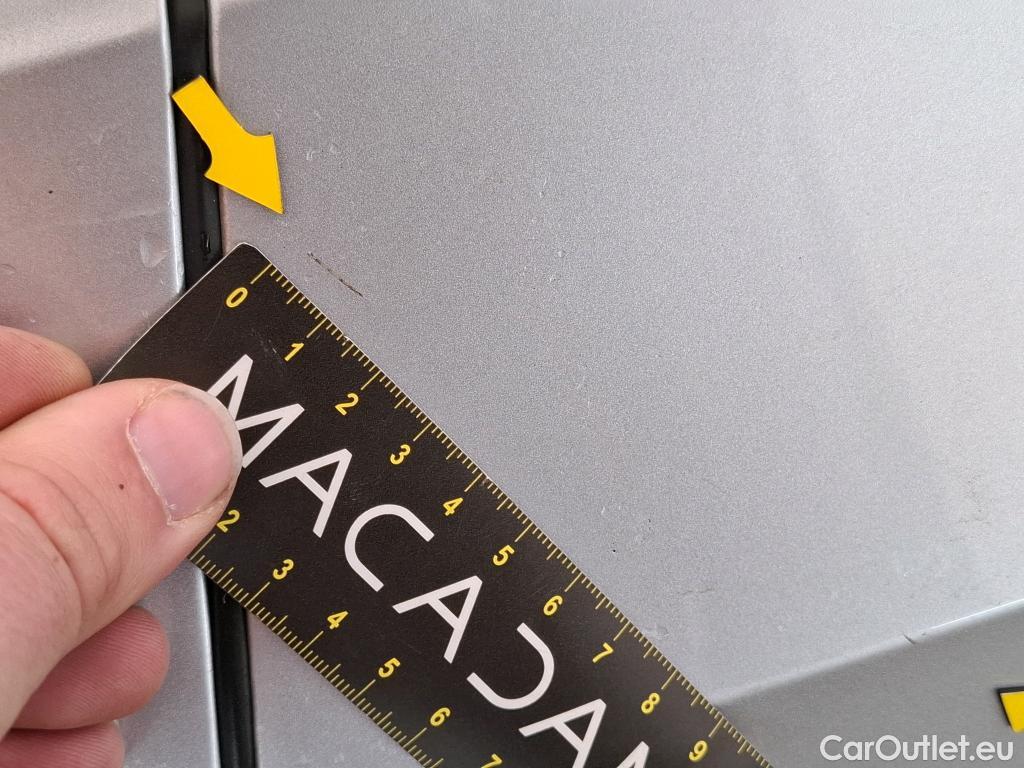  Volkswagen  Golf  VOLKSWAGEN / 2020 / 5P / Berline 2.0 TDI SCR 150 DSG7 Life Busi 1st #23