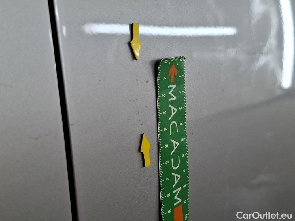  Volkswagen  Golf  VOLKSWAGEN / 2020 / 5P / Berline 2.0 TDI SCR 150 DSG7 Life Busi 1st #30