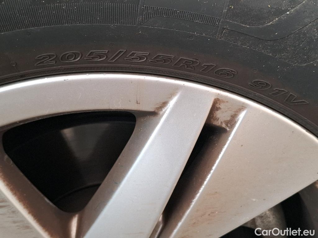  Volkswagen  Golf  VOLKSWAGEN / 2020 / 5P / Berline 2.0 TDI SCR 150 DSG7 Life Busi 1st #45