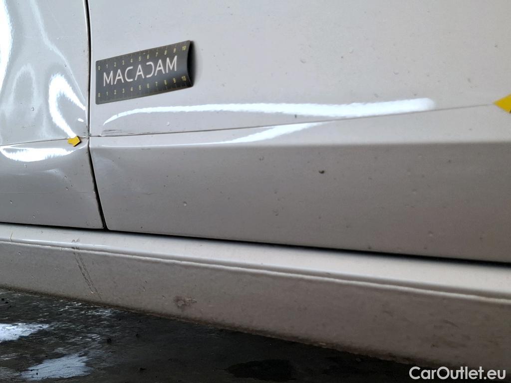  Volkswagen  Golf  VOLKSWAGEN / 2020 / 5P / Berline 2.0 TDI SCR 150 DSG7 Life Busi 1st #7