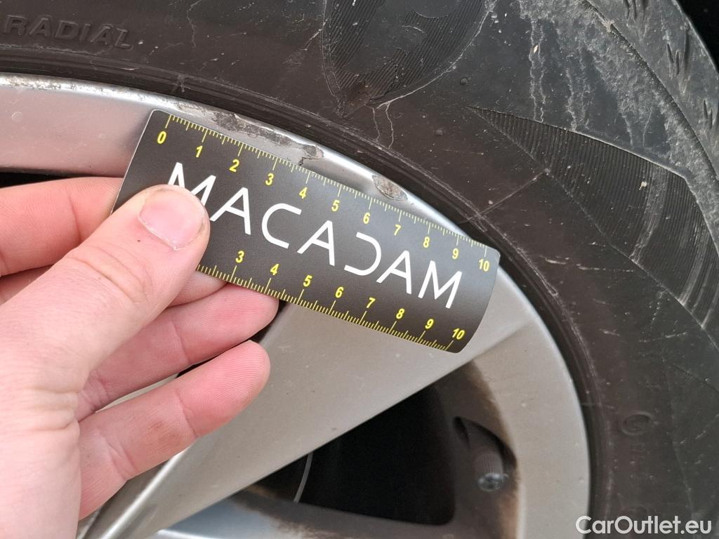  Volkswagen  Golf  VOLKSWAGEN / 2020 / 5P / Berline 2.0 TDI SCR 150 DSG7 Life Busi 1st #52